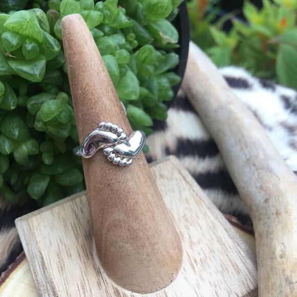 Sterling Silver Baby Feet Ring Size 6 - Picture 2 of 4